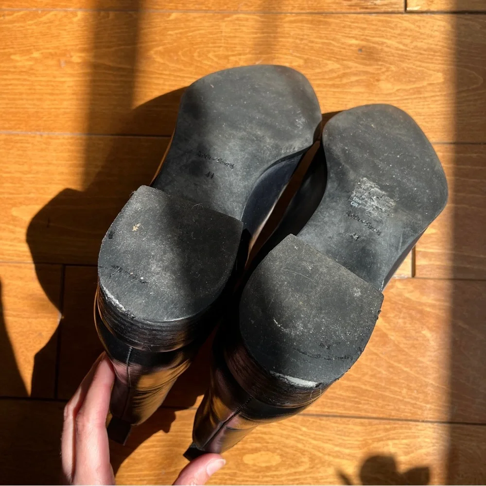 Black Chelsea Boots with Pointed Toe - Picture 9 of 12